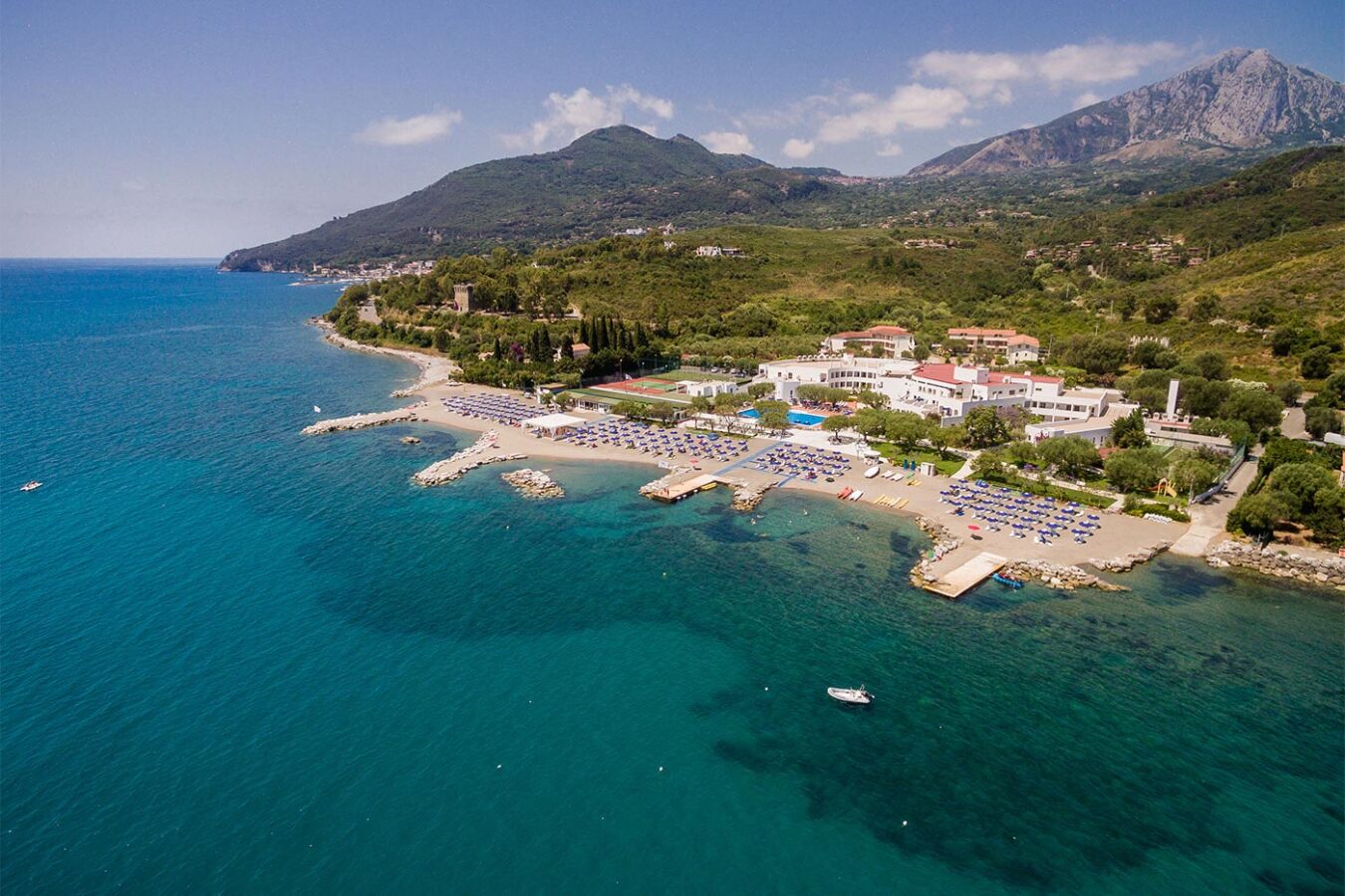 Immagine panoramica dell'Hotel Torre Oliva: un bellissimo hotel a Policastro sul mare con affaccio sul Golfo